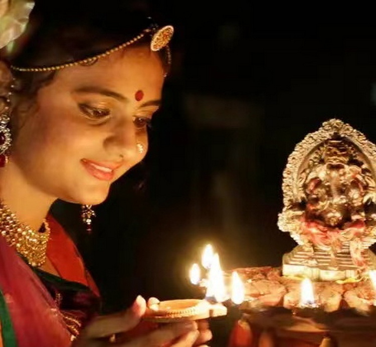 Lễ hội truyền thống của Ấn Độ--Diwali